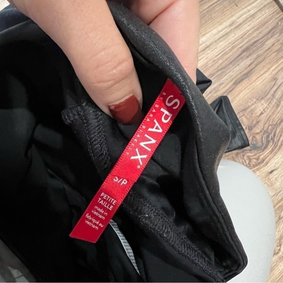 Spanx Faux Leather Leggings - Picture 8 of 9